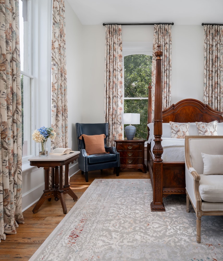 Hamilton-Turner Inn 29/50