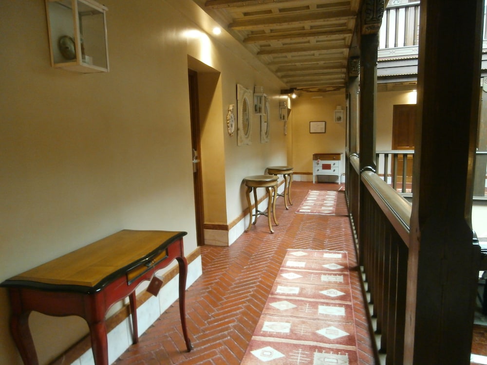 Sacristia de Santa Ana Boutique 29/40