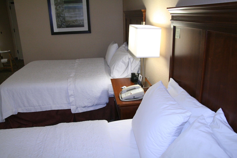 Hampton Inn Gainesville FL 32/66