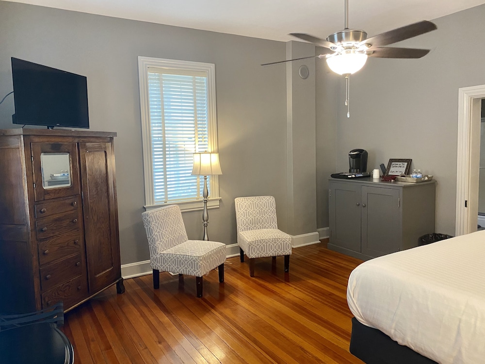 Captain Wohlt Inn Bed Breakfast 51/76