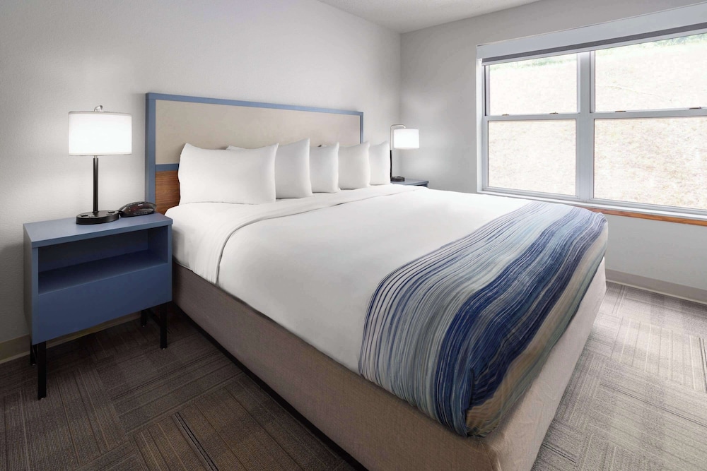 AmericInn by Wyndham Iron Mountain 20/51