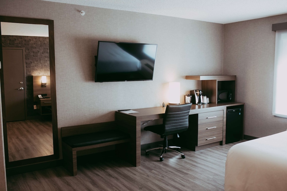 Best Western Plus West Edmonton 51/77