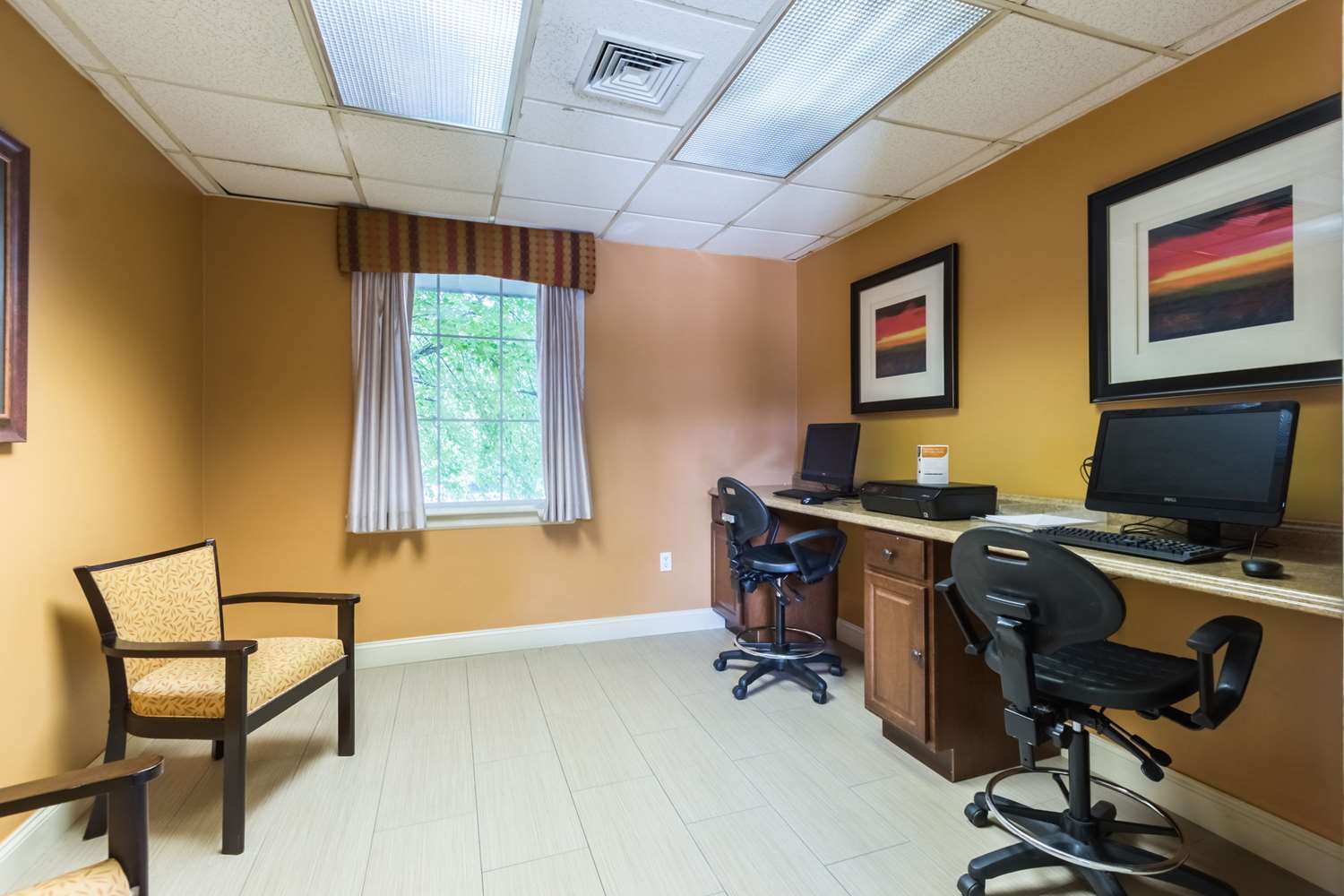 Quality Inn and Suites Conference Center West Chester 37/41