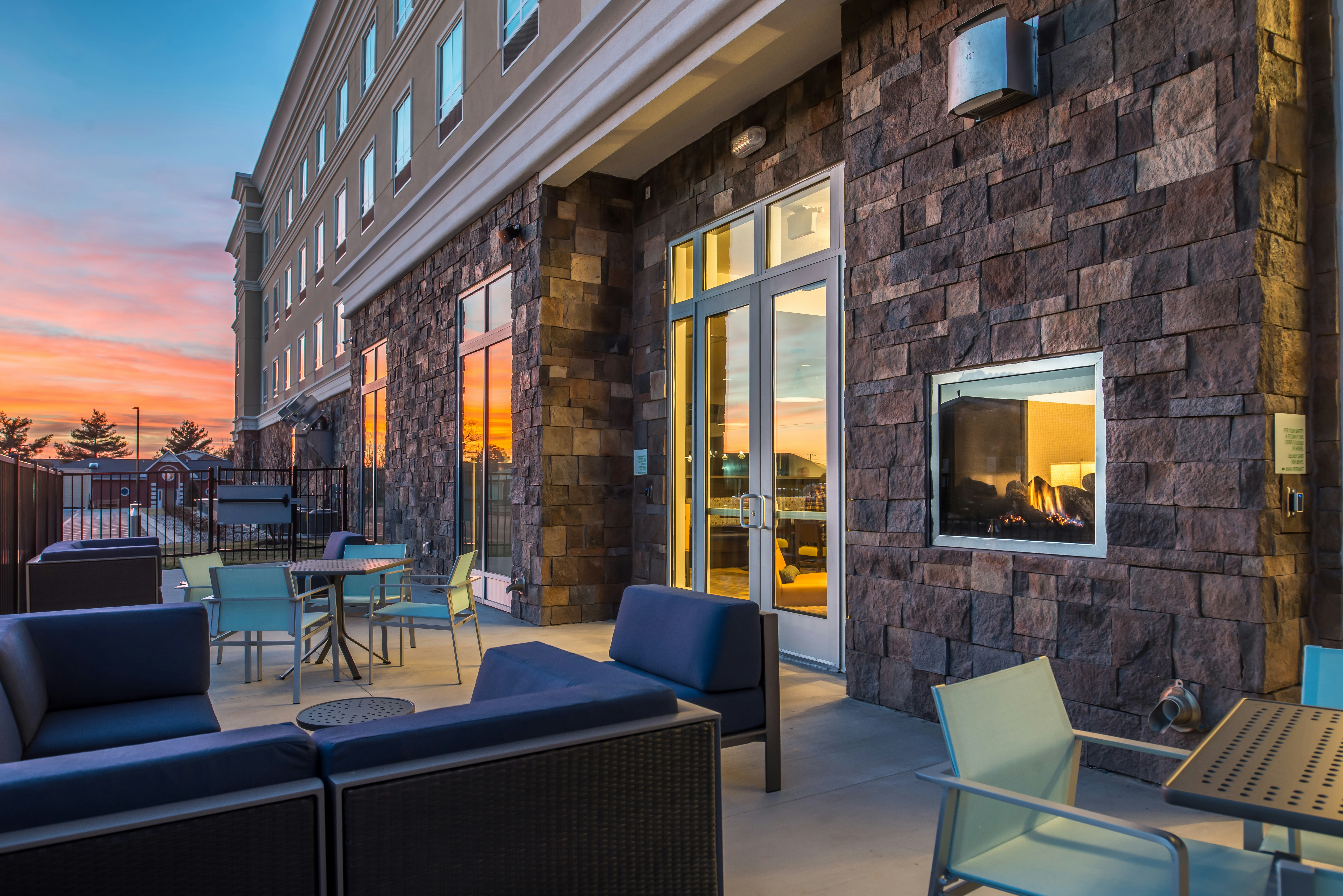 HOLIDAY INN JOPLIN 40/71