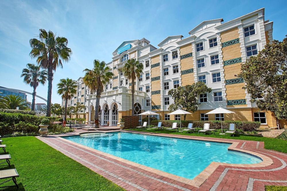 Stayeasy Century City 22/23