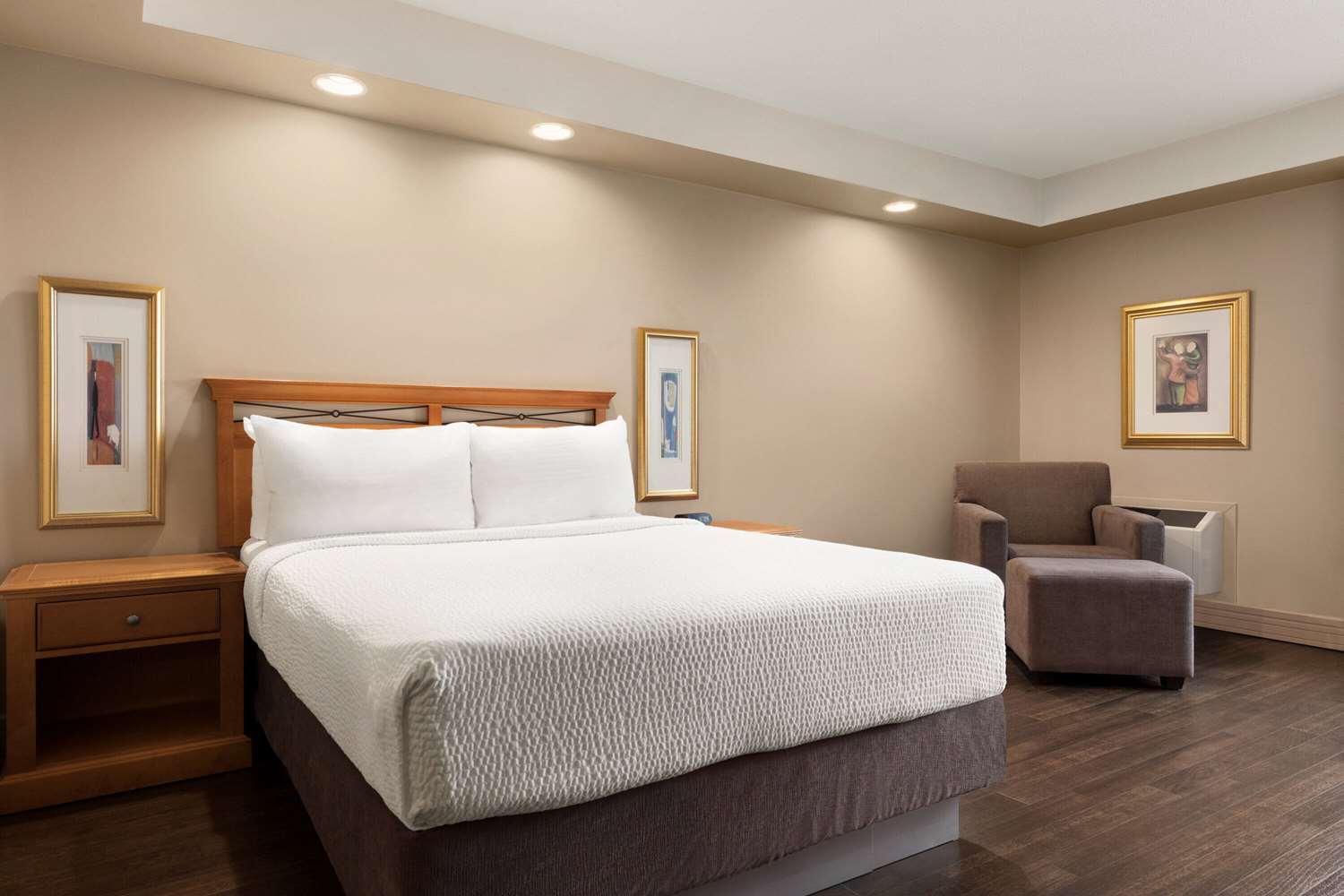 Royal Hotel Calgary, Trademark Collection by Wyndham 6/27