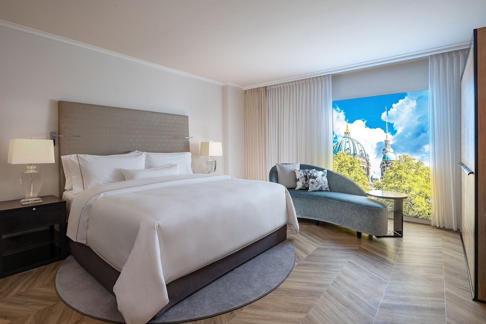 Westin Grand Berlin 12/40