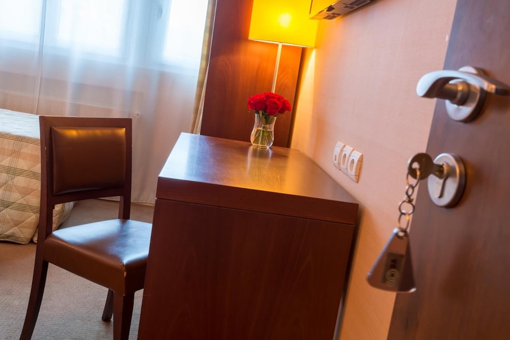Hotel Le Home Vincennes 14/24