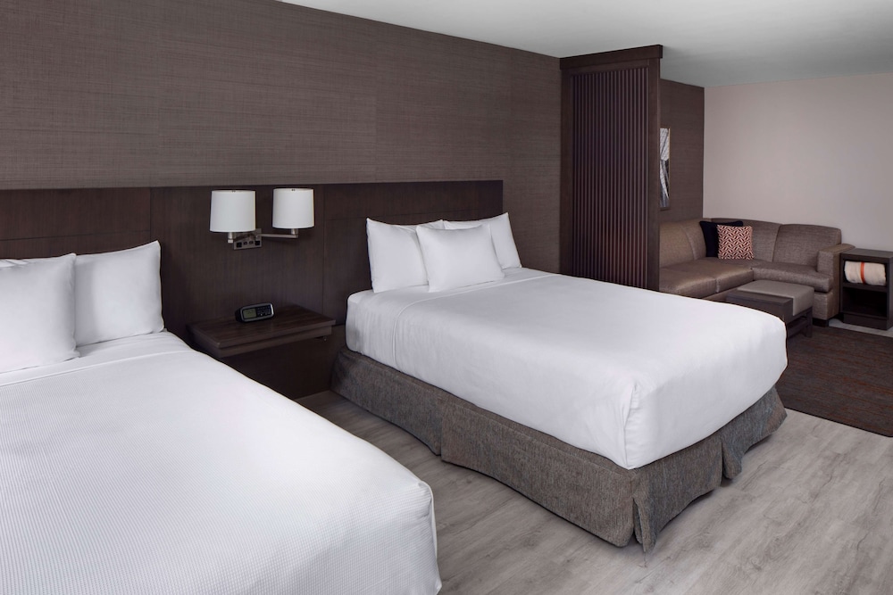 غرفة بسريرين كوين مع أريكة لذوي الإعاقة، Hyatt Place Poughkeepsie 2/3