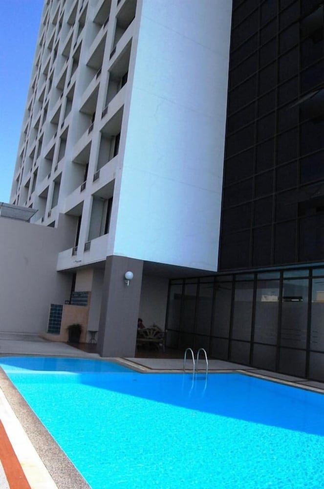 Royal Lanna Hotel 6/57