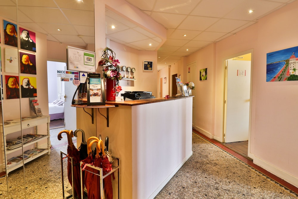 Hotel Victor Hugo 7/50