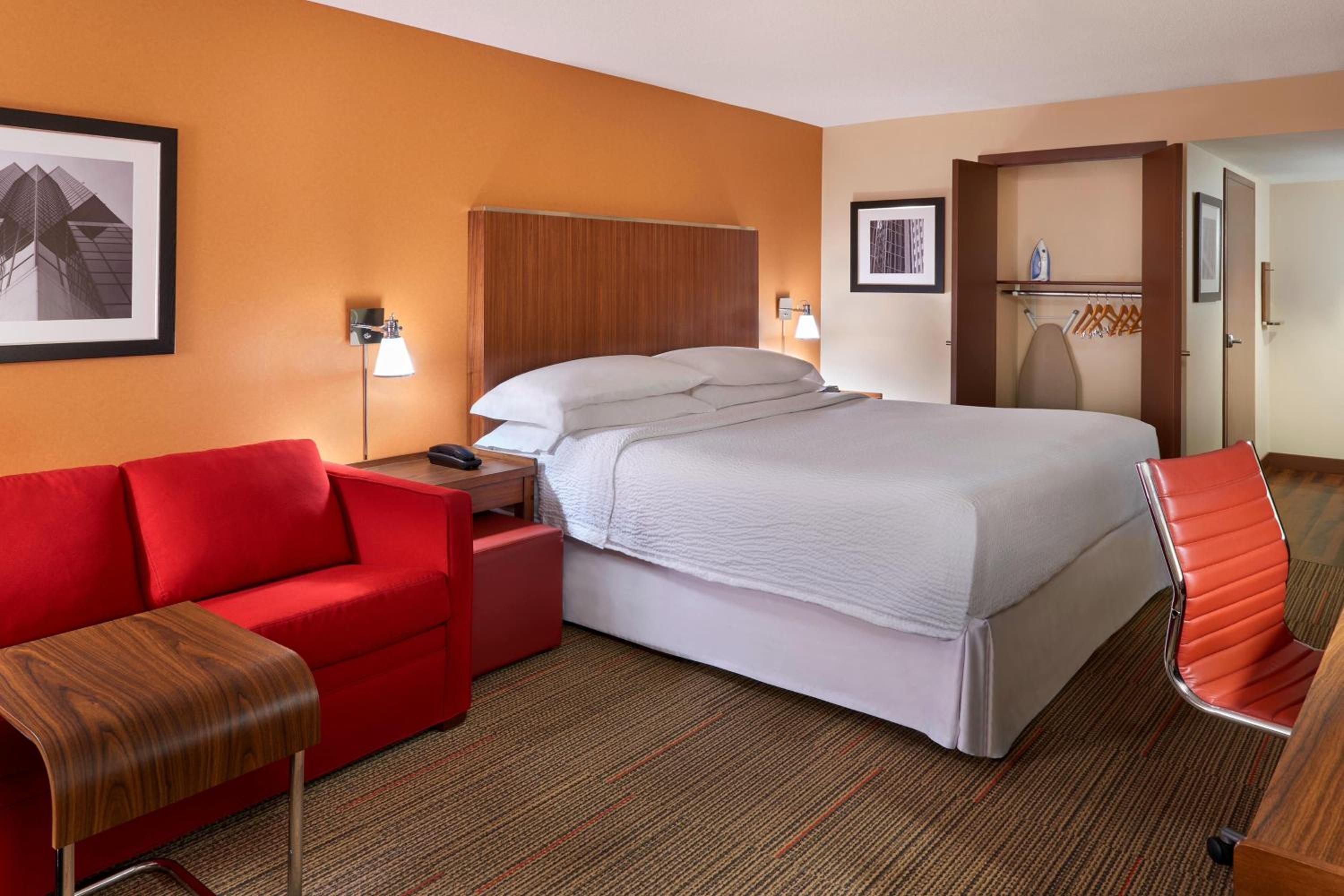 Room at Four Points by Sheraton Halifax, HALIFAX - NS