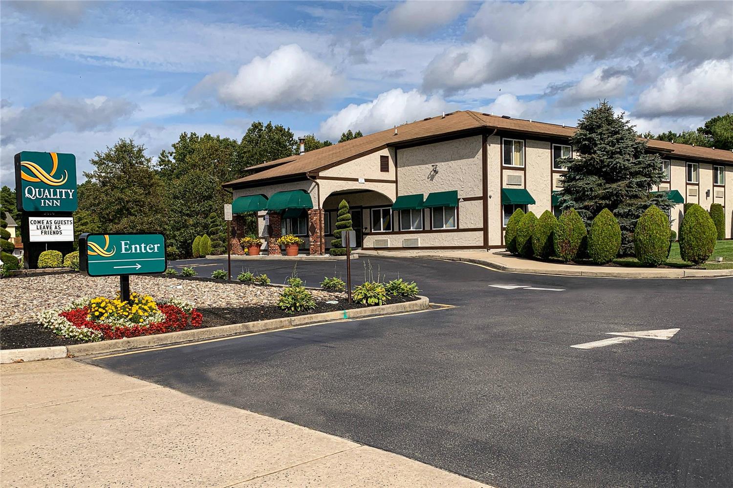 Quality Inn Near Toms River Corporate Park 25/25
