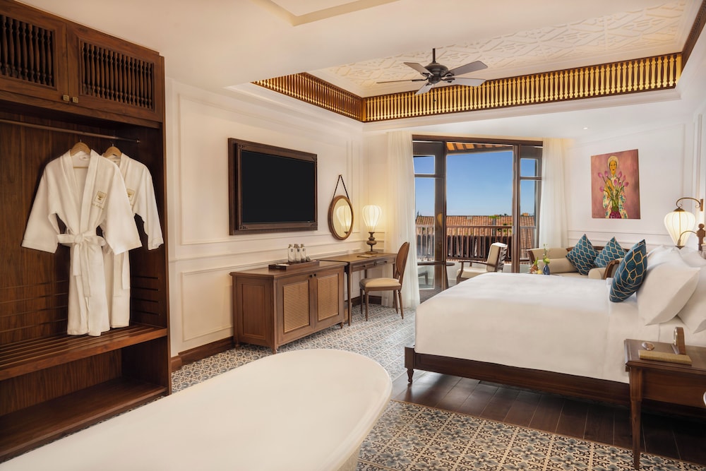 ROOM, KING BED, SEA VIEW