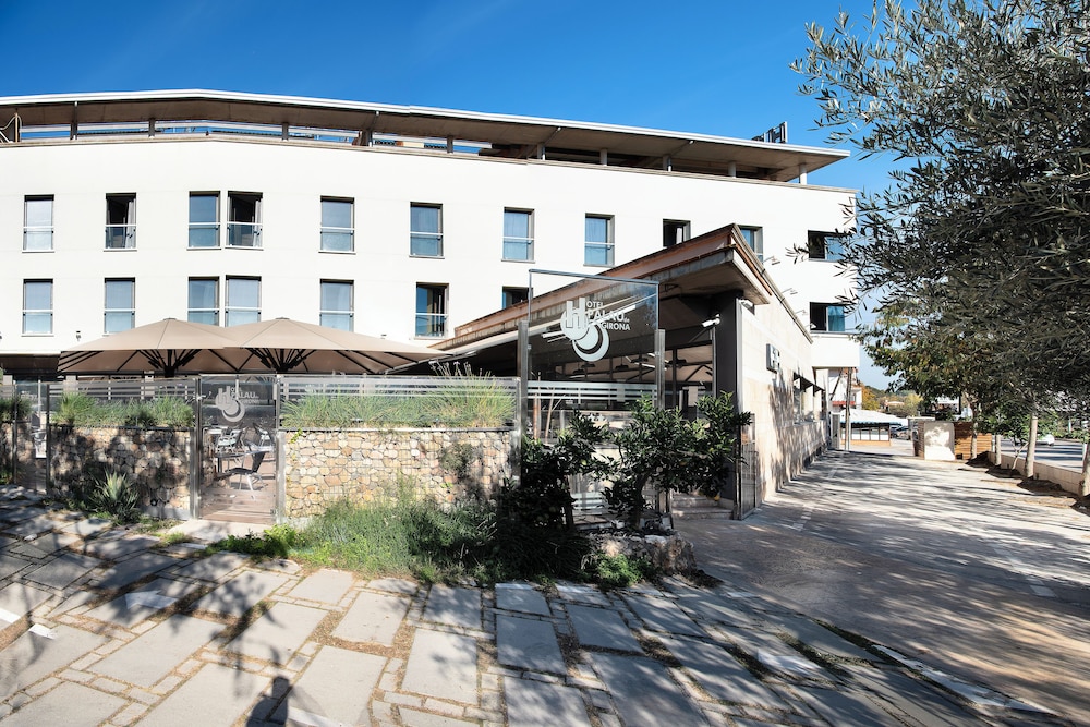Palau de Girona 81/86