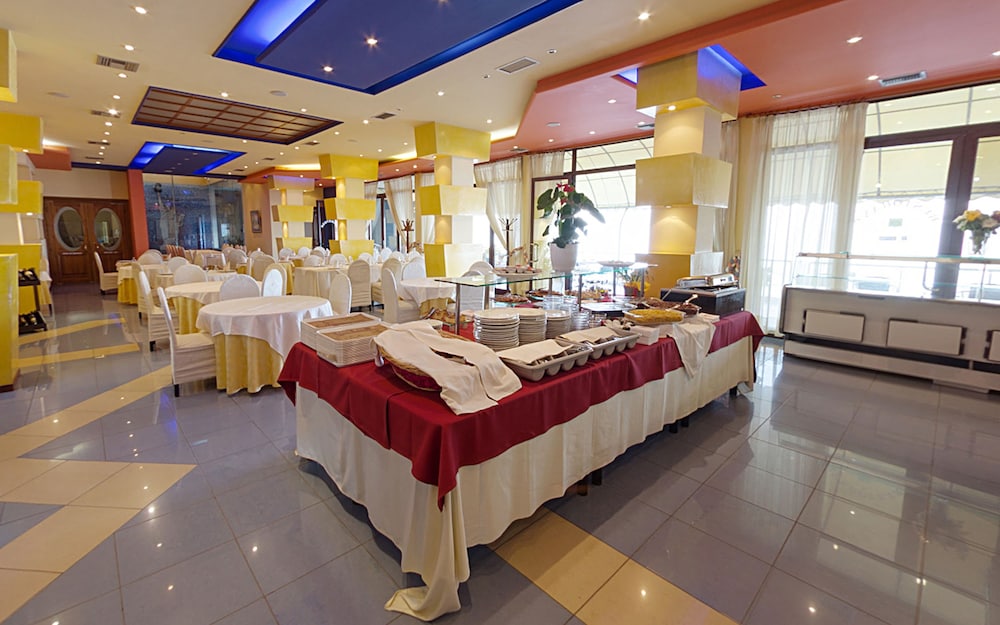 Lobby at New York, VLORE