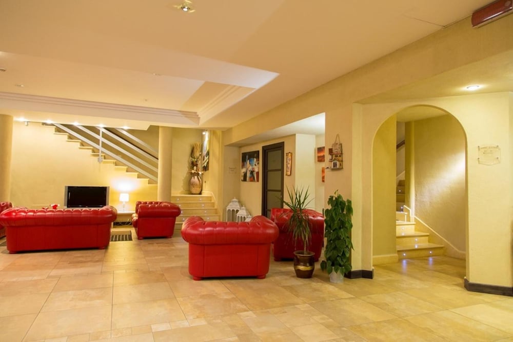 ALBERGO DELLA POSTA 37/53