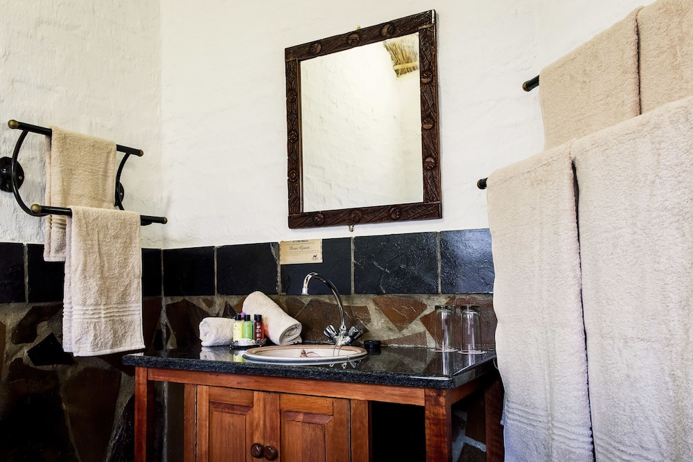 Kedar Heritage Lodge Conference Centre Spa 48/50