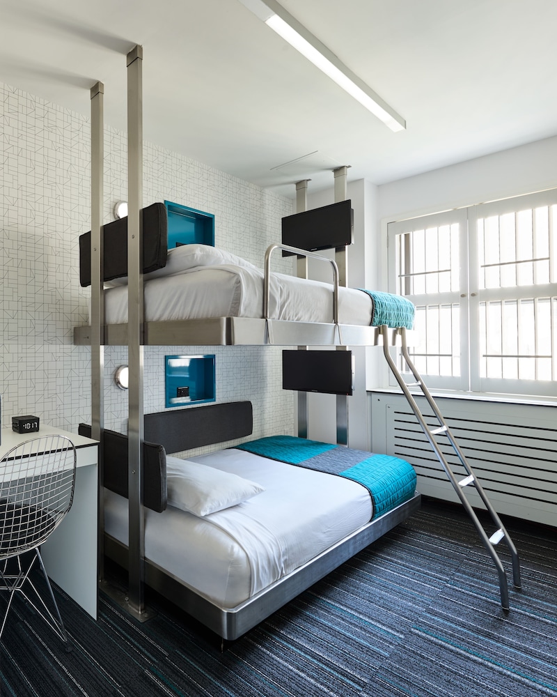 ROOM, BUNK BED, SHARED BATHROOM