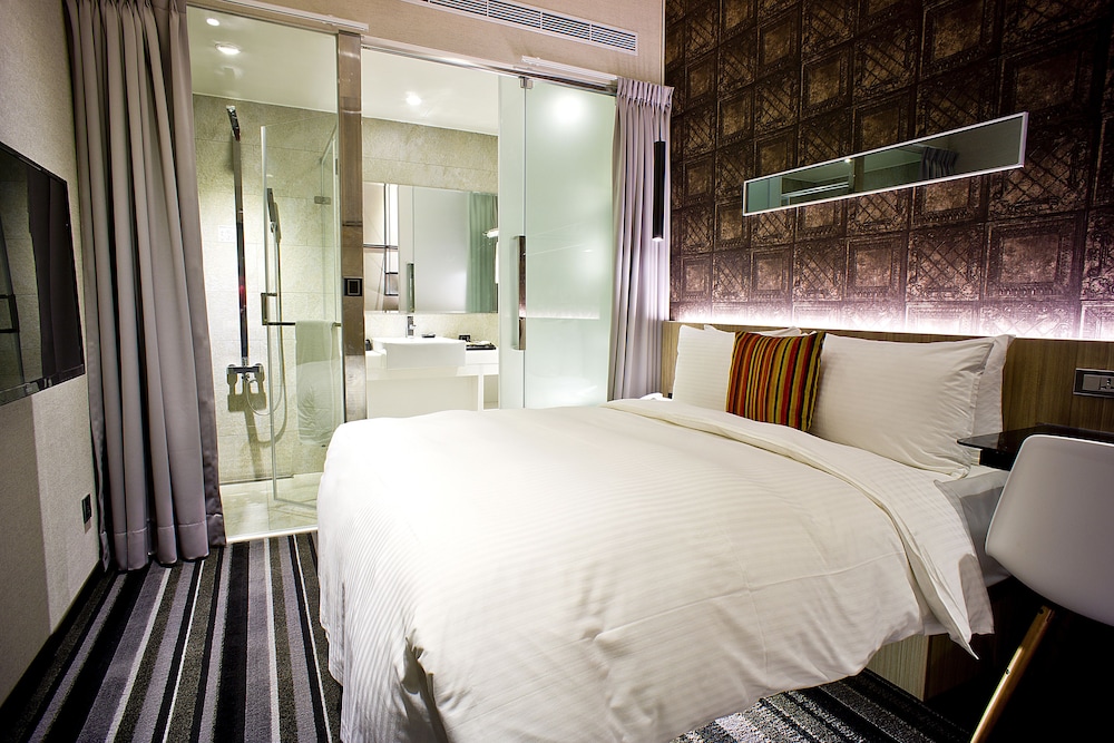VIA HOTEL ZHONGXIAO 11/25