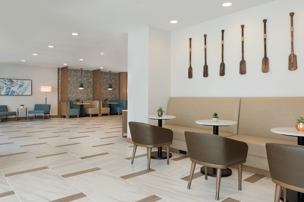Holiday Inn Hotel And Suites Ocean City 55/78
