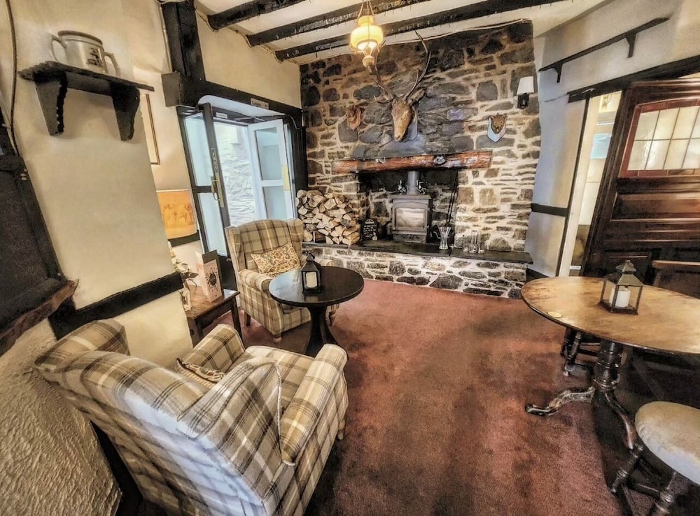 The Royal Oak Inn 34/50