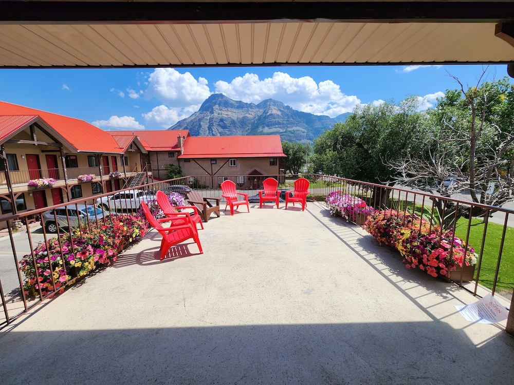 Aspen Village Inn 68/79
