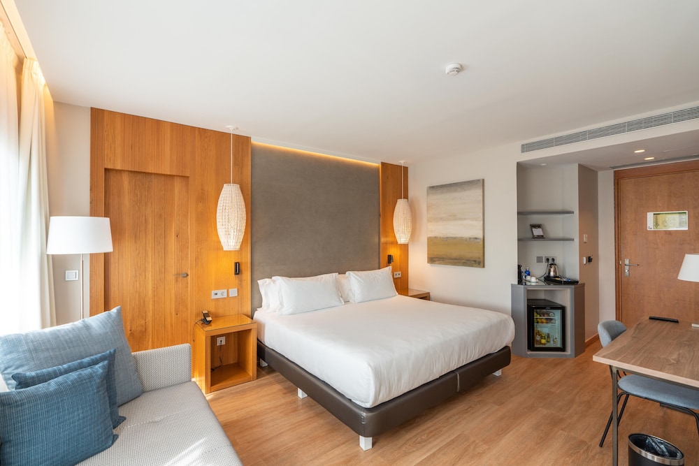 Hotel Mirlo Barcelona 7/40