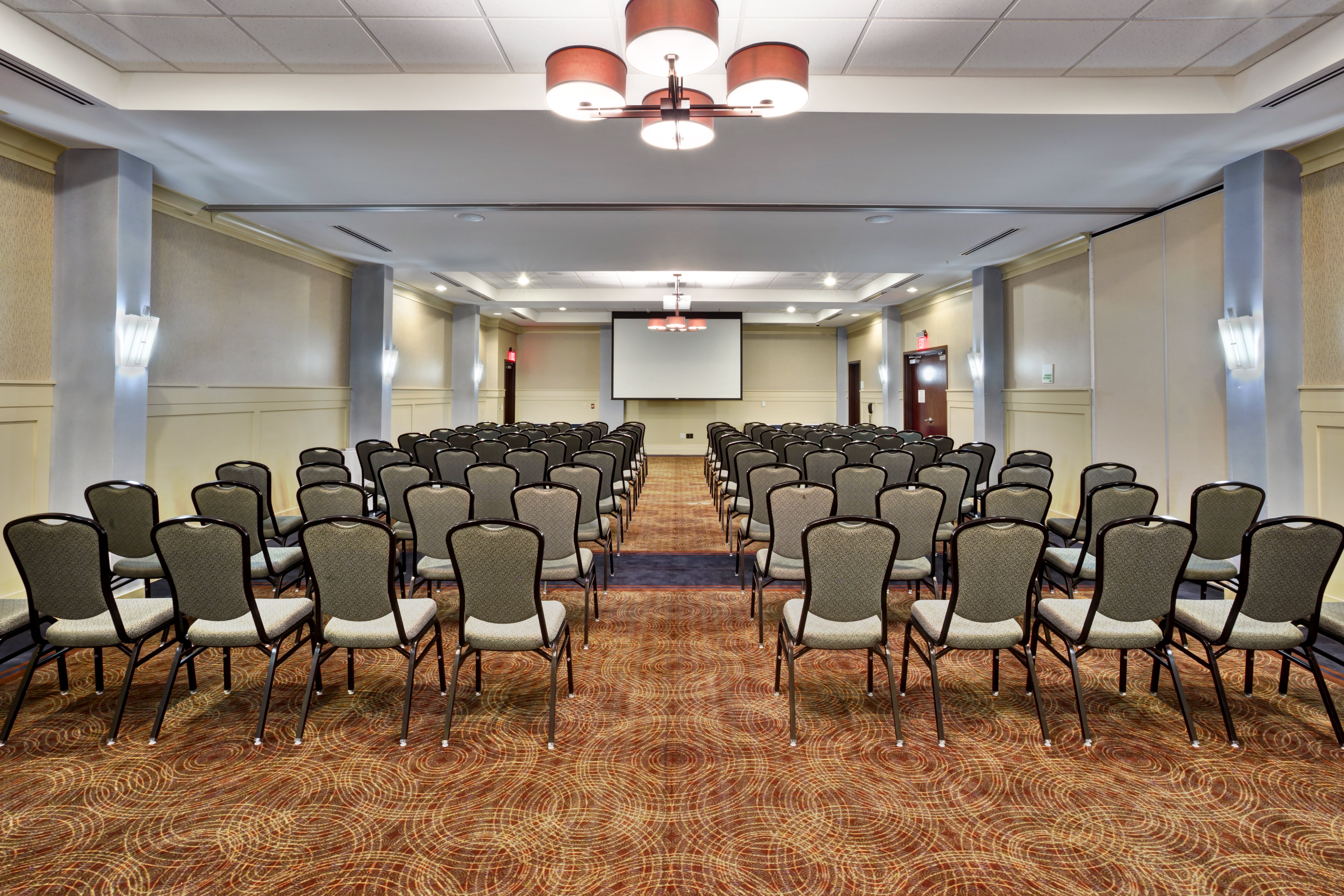Holiday Inn Detroit Metro Airport 48/58