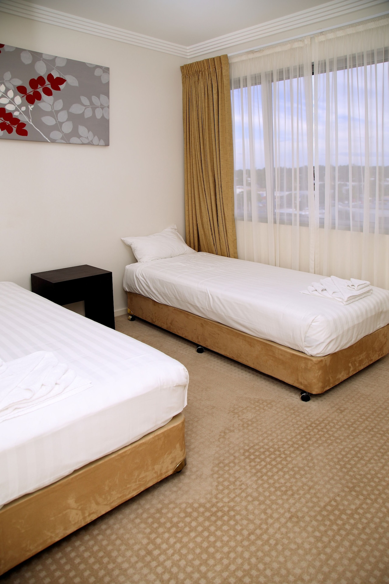 3 BEDROOMS, APARTMENT