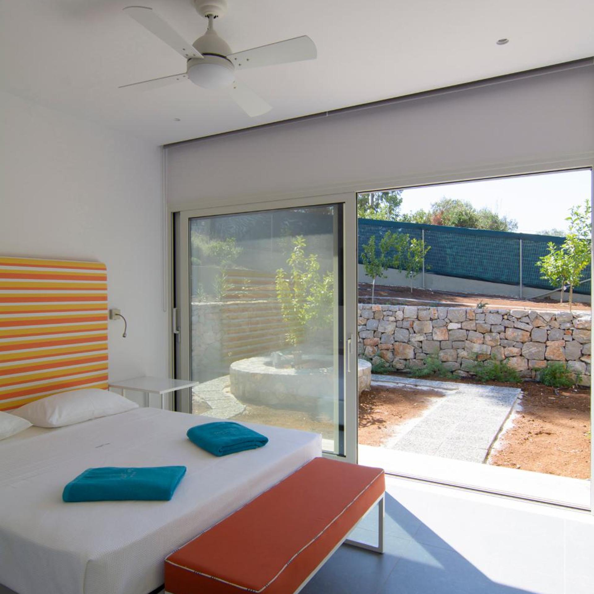 Suite, Sea View, Lavender Cove 6/10