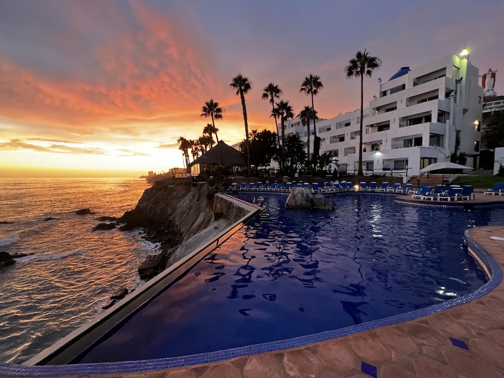 Las Rocas Resort Spa 33/50