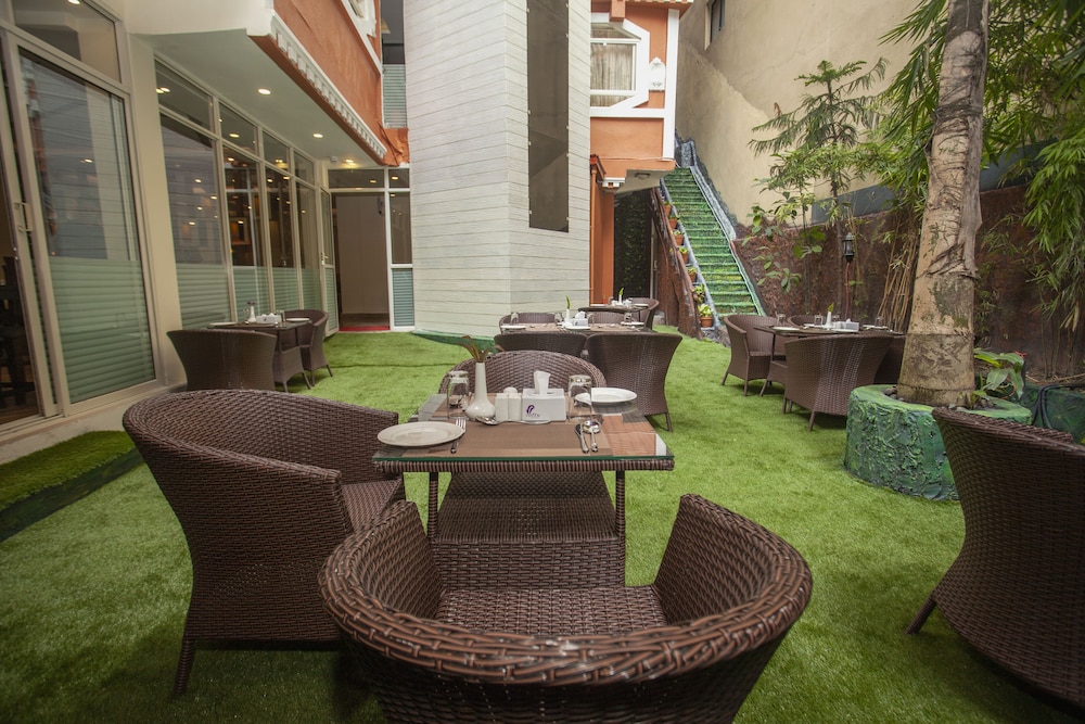 Hotel Jampa 35/50