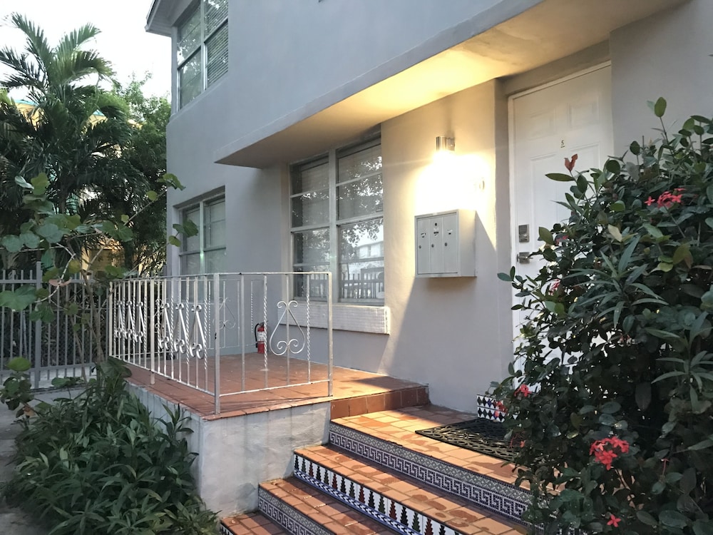 Luxury Miami Beach Apartments By Michigan 4/64