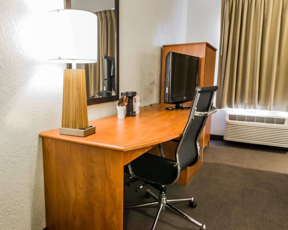 Sleep Inn Louisville East, KY 47/57