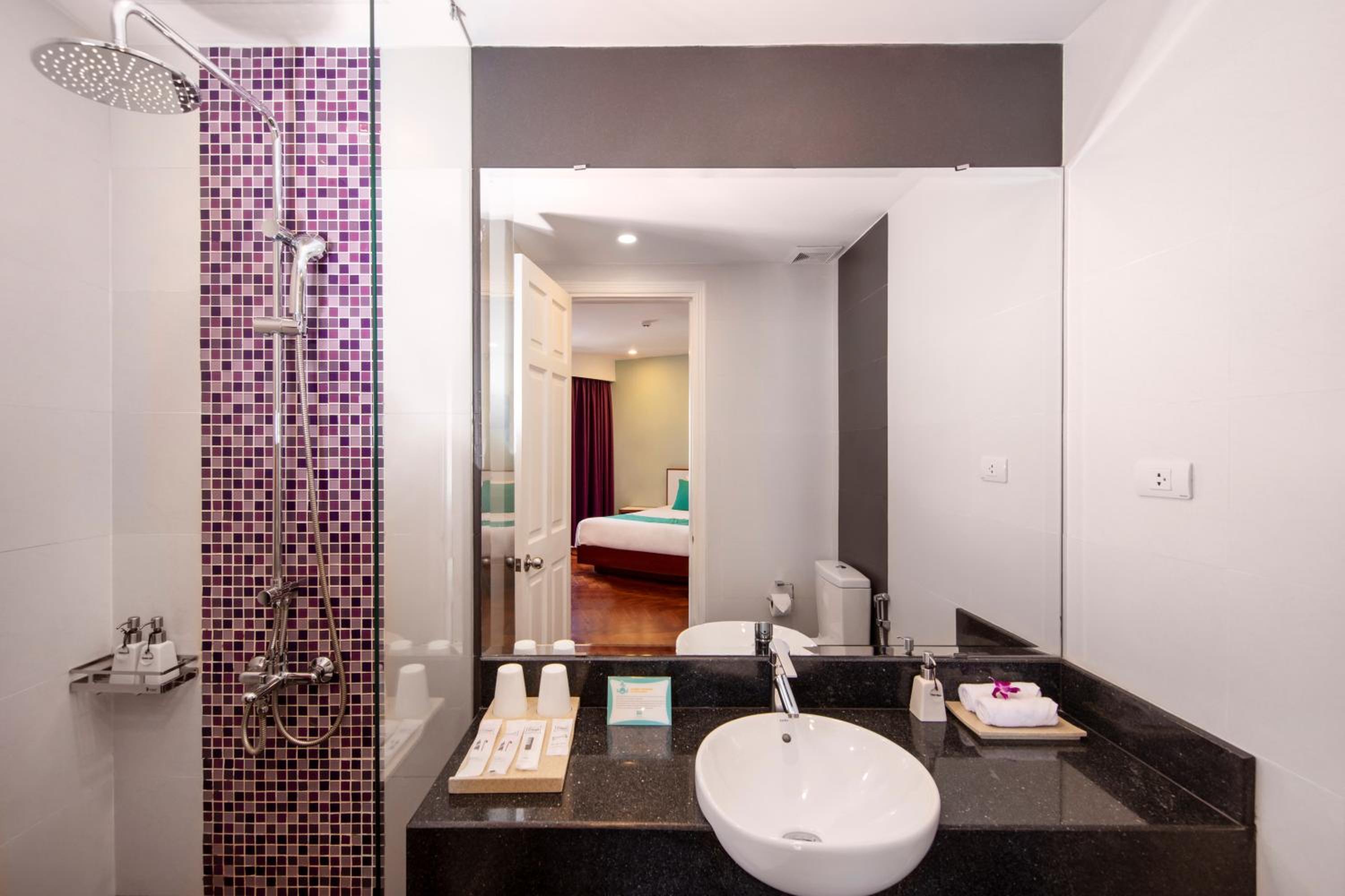 غرفة سوبيريور بسرير مزدوج، Emm Hotel Hue 4/4