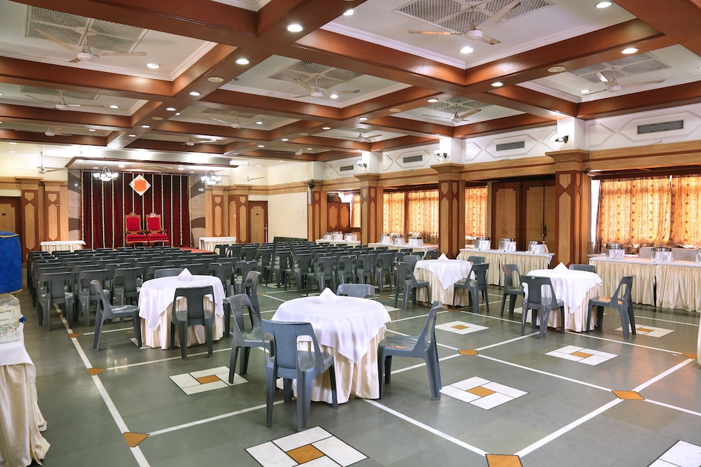 Hotel Shreyas 28/40