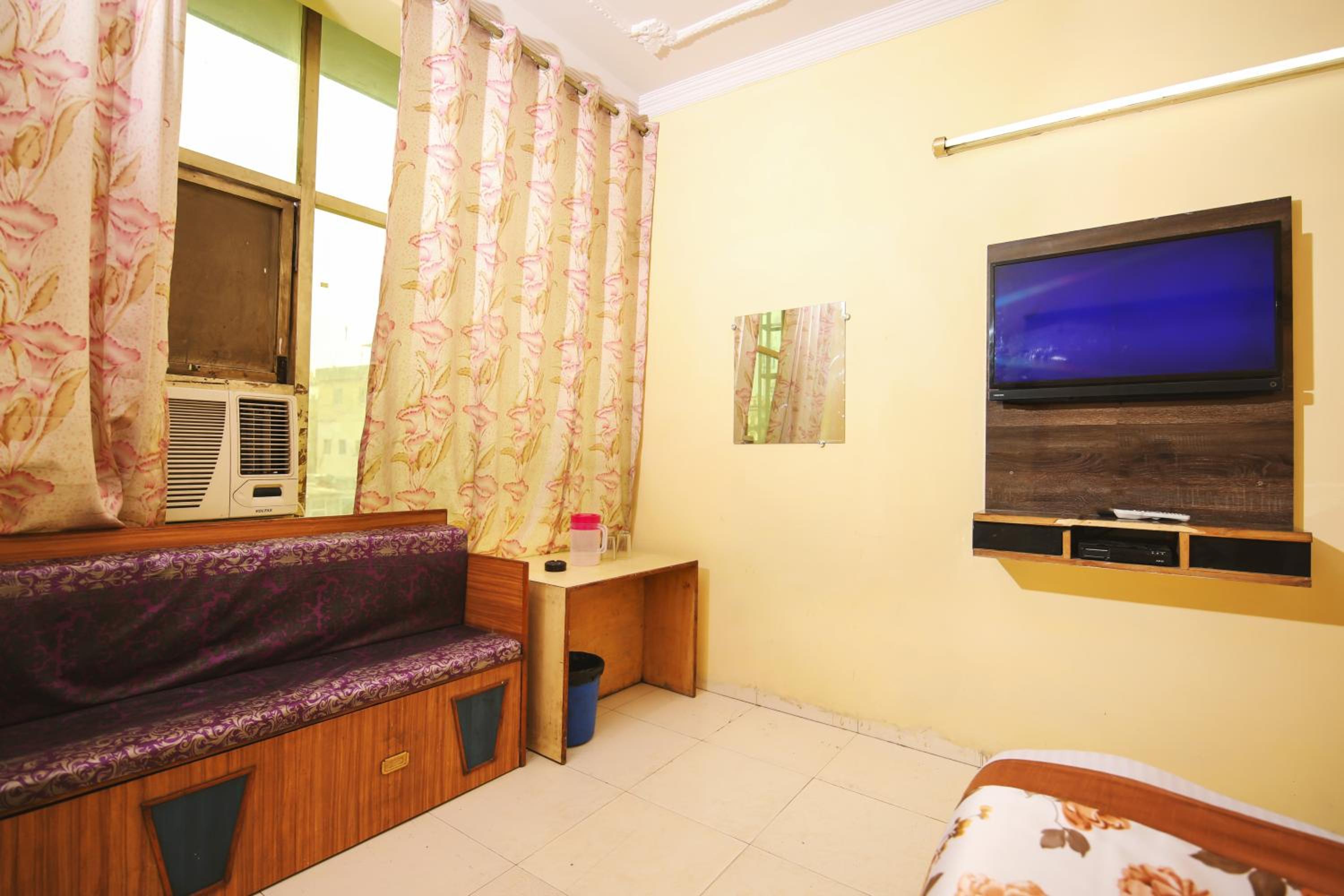 Hotel Jindal International 28/34