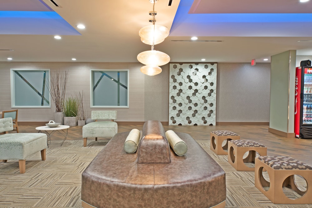 Holiday Inn Express & Suites Harrisburg S - New Cumberland 53/72