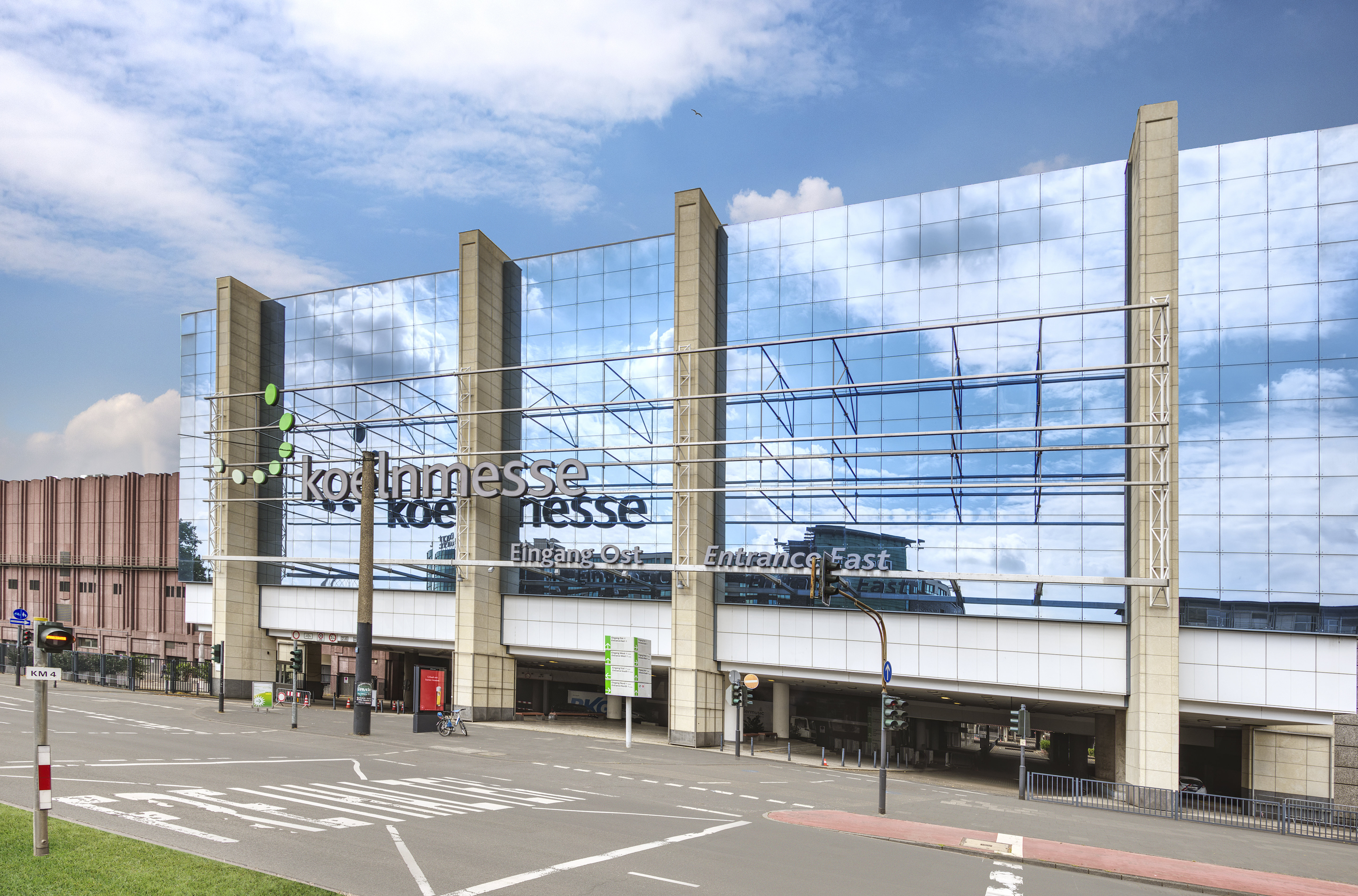 HOLIDAY INN EXPRESS COLOGNE TROISDORF 37/42