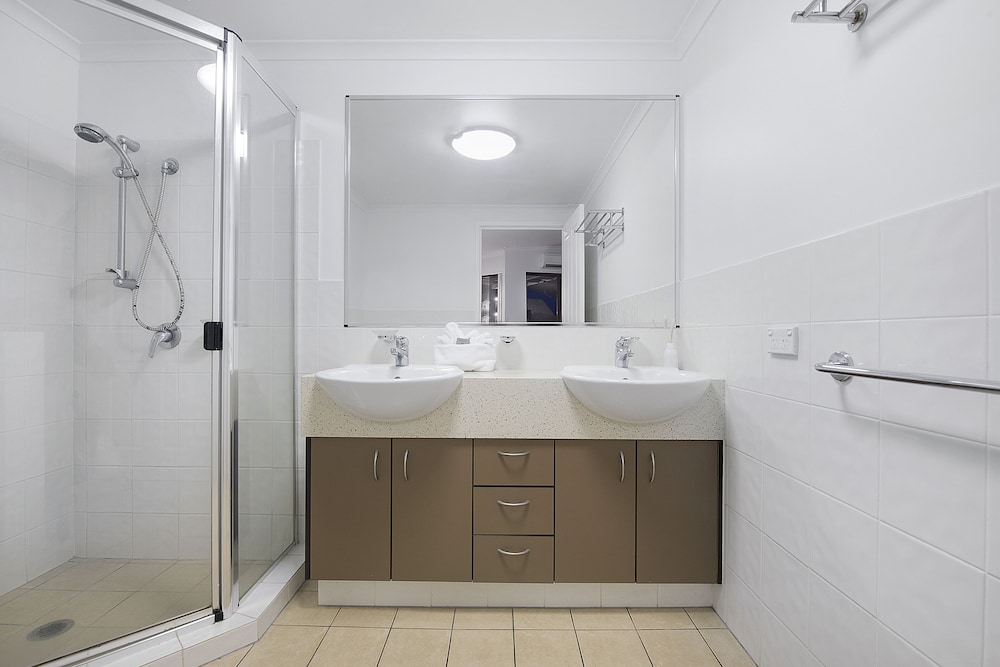 Broadbeach Savannah Hotel And Resort 79/80