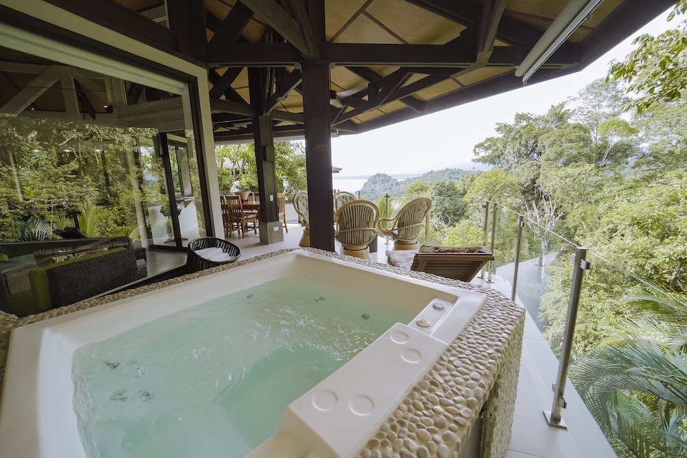 Tulemar Resort 57/77