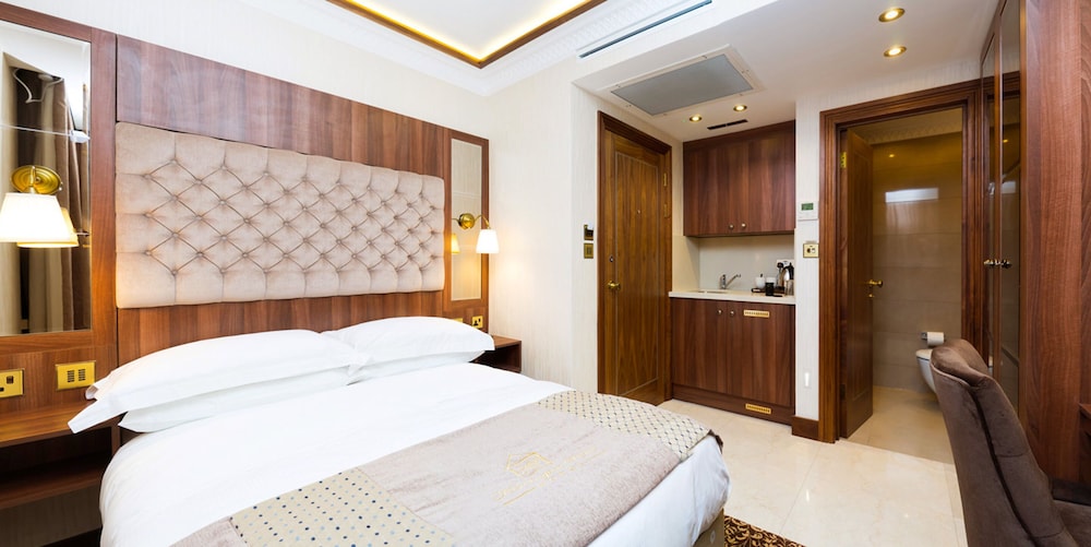SUPERIOR, DOUBLE BED