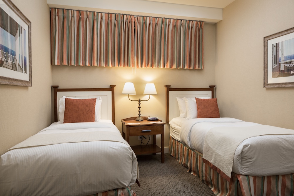 Summerland Waterfront Resort Spa 12/72