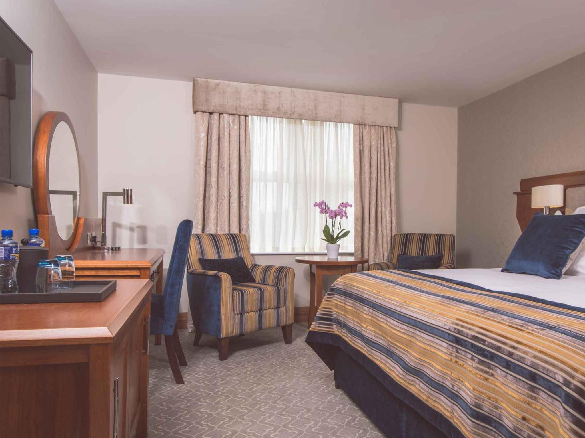 Garden, King Bed، Culloden Estate and Spa 9/10