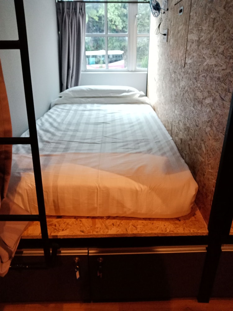 Sleepbox Hotel 9/50