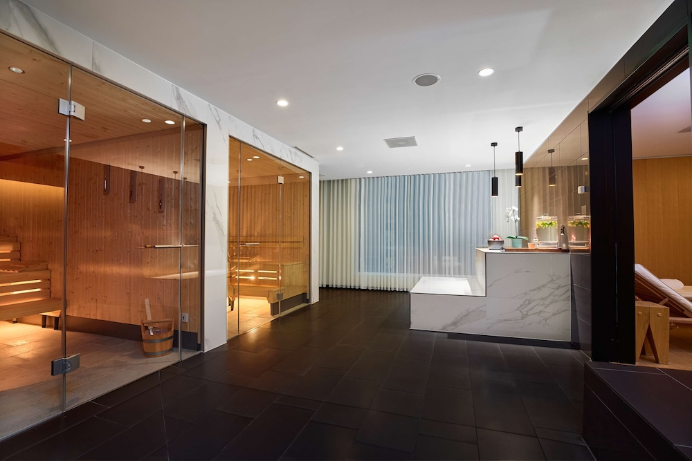 Radisson Blu Hotel Zurich Airport 12/72
