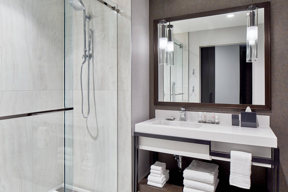 UNC Charlotte Marriott Hotel & Conference Center 10/47