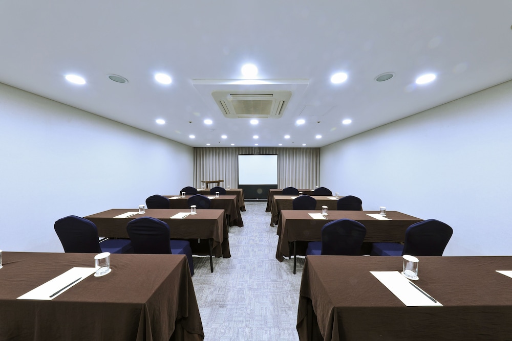 Ocean Suites Hotel Jeju 39/50