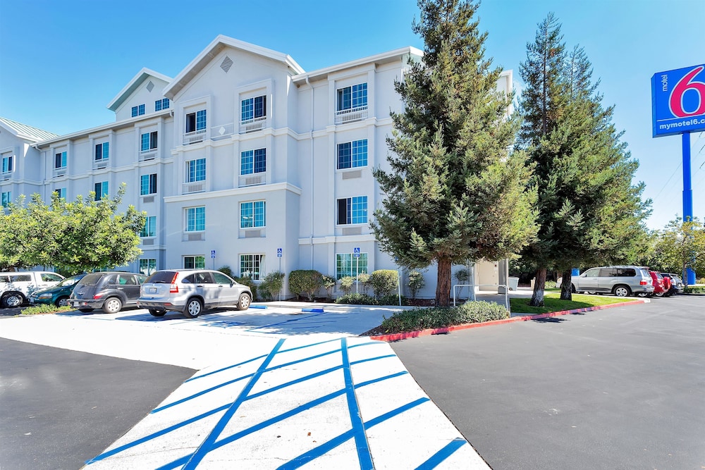 Motel6 Belmont, CA San Francisco Redwood City 53/61
